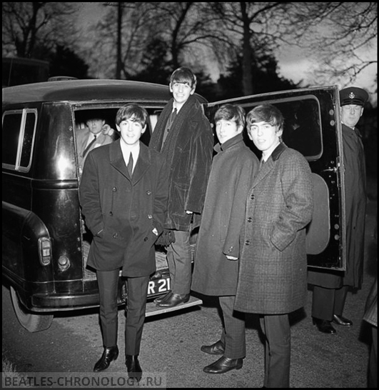 The Beatles arrive in Cambridge November 1963 Y2598